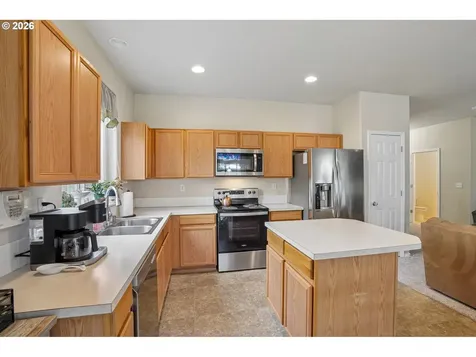 759 SE Camellia Court Hillsboro OR 97123