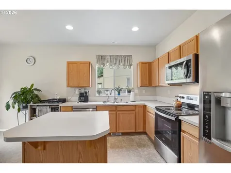 759 SE Camellia Court Hillsboro OR 97123