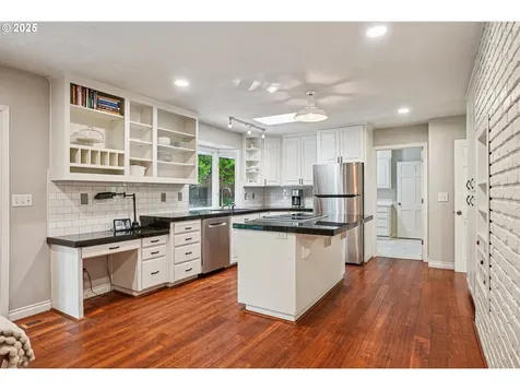 1930 SW Parkwood Drive Portland OR 97225
