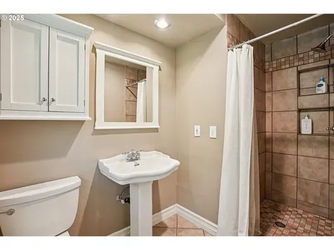 1930 SW Parkwood Drive Portland OR 97225