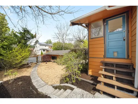 4219 SE Cora Street Portland OR 97206