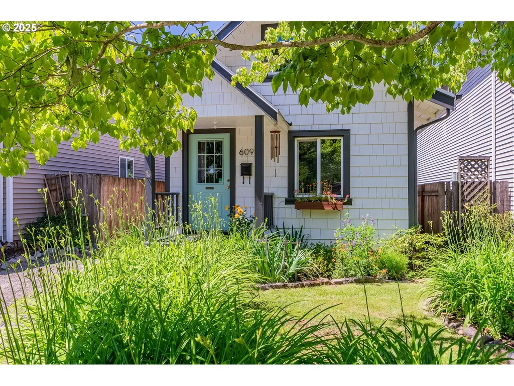 609 NE 93rd Avenue Portland OR 97220
