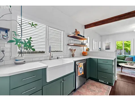 609 NE 93rd Avenue Portland OR 97220