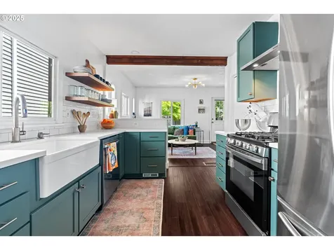 609 NE 93rd Avenue Portland OR 97220