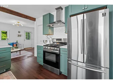 609 NE 93rd Avenue Portland OR 97220