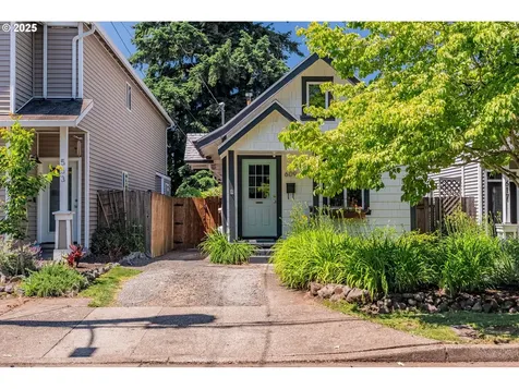 609 NE 93rd Avenue Portland OR 97220