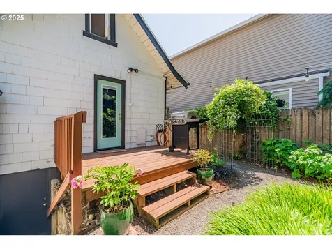 609 NE 93rd Avenue Portland OR 97220
