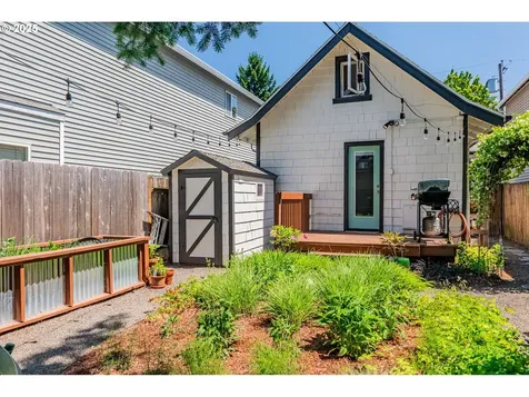 609 NE 93rd Avenue Portland OR 97220