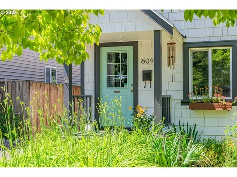 609 NE 93rd Avenue Portland OR 97220