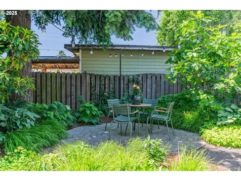 609 NE 93rd Avenue Portland OR 97220