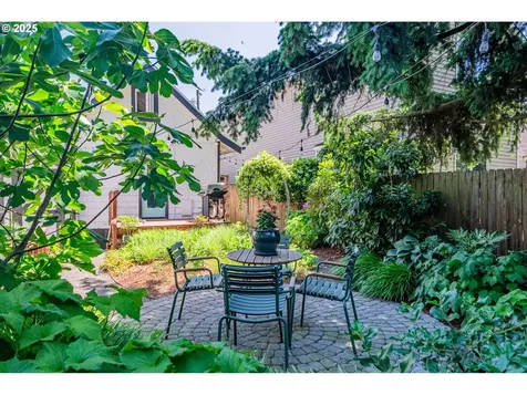 609 NE 93rd Avenue Portland OR 97220