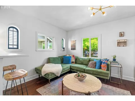 609 NE 93rd Avenue Portland OR 97220