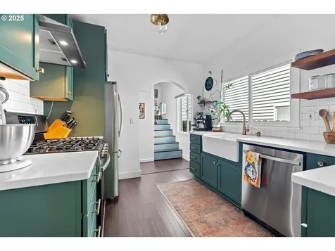 609 NE 93rd Avenue Portland OR 97220