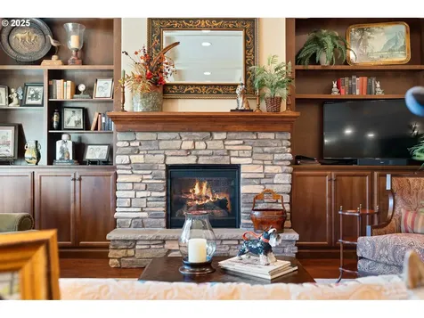 10701 NW 35th Avenue Vancouver WA 98685