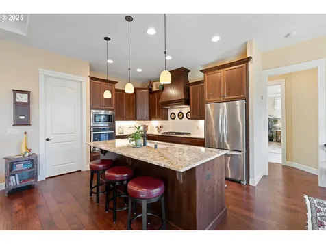 10701 NW 35th Avenue Vancouver WA 98685