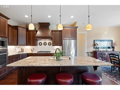 10701 NW 35th Avenue Vancouver WA 98685