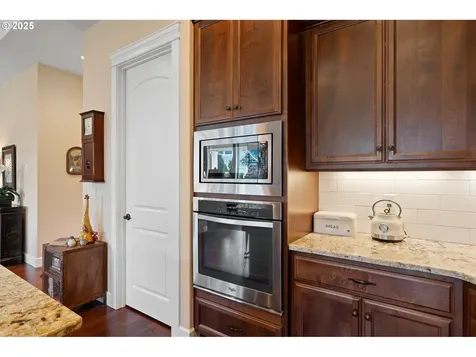 10701 NW 35th Avenue Vancouver WA 98685