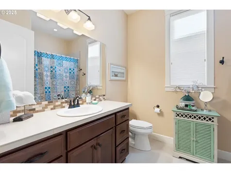 10701 NW 35th Avenue Vancouver WA 98685