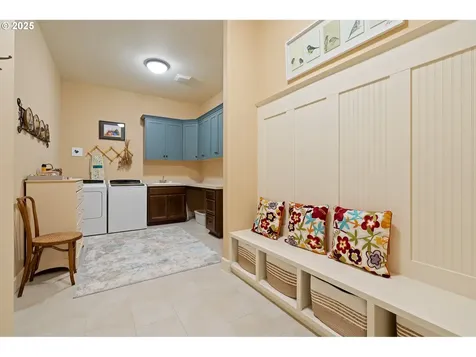10701 NW 35th Avenue Vancouver WA 98685