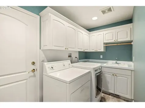 2170 Woodscape Court SE Salem OR 97306
