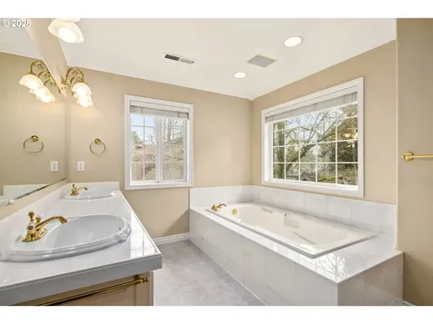 2170 Woodscape Court SE Salem OR 97306