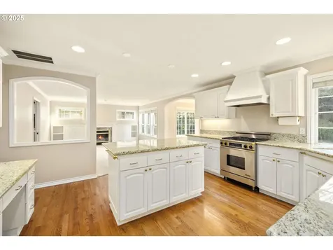 2170 Woodscape Court SE Salem OR 97306