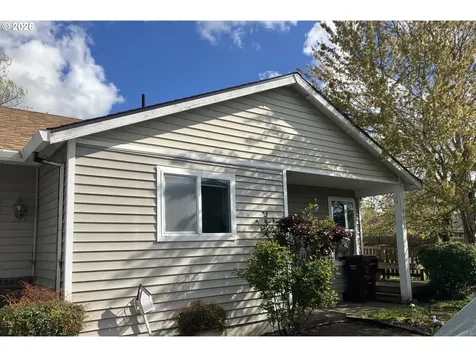 695 Mary Drive Molalla OR 97038