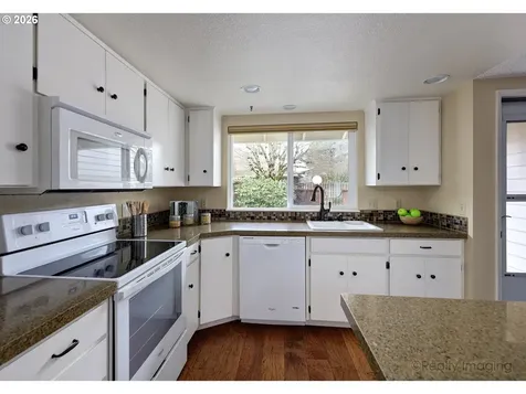 16860 SW Camino Drive King City OR 97224