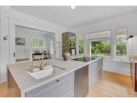 1927 NE 24th Avenue Portland OR 97212