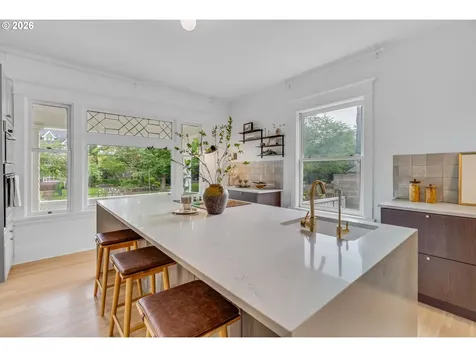 1927 NE 24th Avenue Portland OR 97212