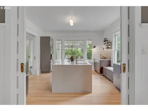 1927 NE 24th Avenue Portland OR 97212