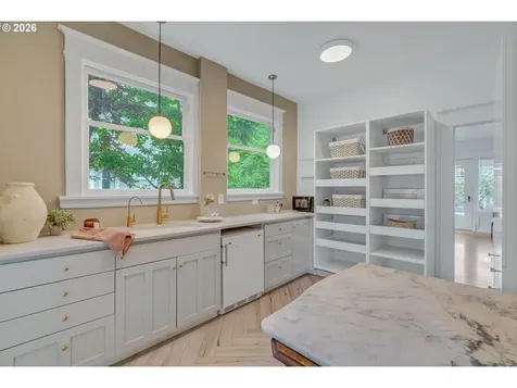 1927 NE 24th Avenue Portland OR 97212