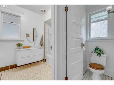 1927 NE 24th Avenue Portland OR 97212