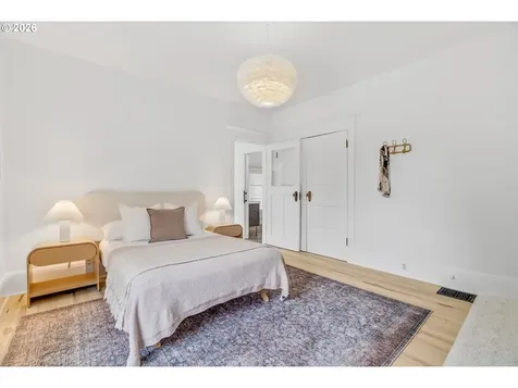 1927 NE 24th Avenue Portland OR 97212