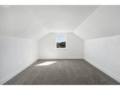 2134 Everett Avenue North Bend OR 97459