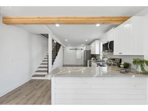 2134 Everett Avenue North Bend OR 97459
