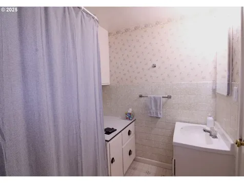 345 14th Street Springfield OR 97477