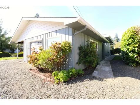 345 14th Street Springfield OR 97477