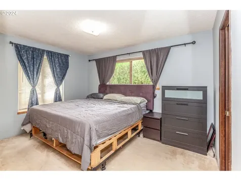 7303 SE 103rd Avenue Portland OR 97266