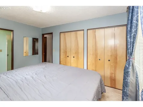 7303 SE 103rd Avenue Portland OR 97266