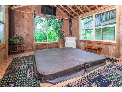 7303 SE 103rd Avenue Portland OR 97266