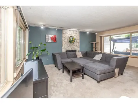7303 SE 103rd Avenue Portland OR 97266
