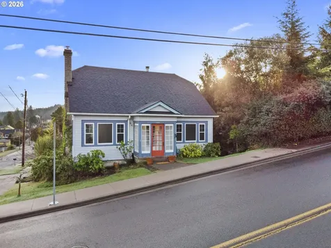 1014 8th Street Astoria OR 97103