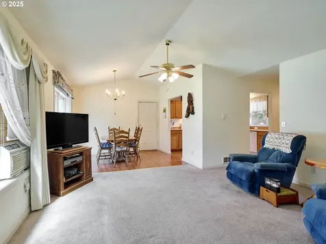 102 Ashley Court Dayton OR 97114