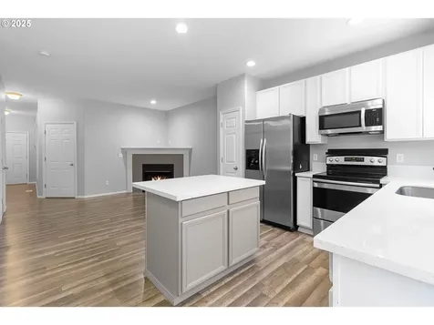 2775 SE 75th Avenue Hillsboro OR 97123