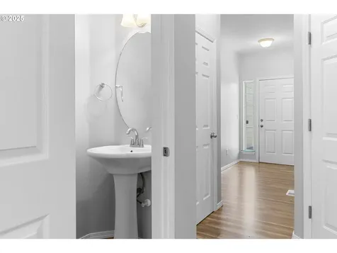 2775 SE 75th Avenue Hillsboro OR 97123
