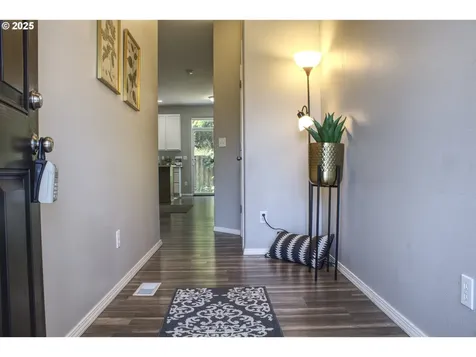 2775 SE 75th Avenue Hillsboro OR 97123