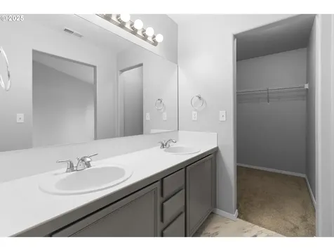 2775 SE 75th Avenue Hillsboro OR 97123