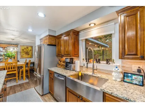 9617 NW Golden Avenue Vancouver WA 98665