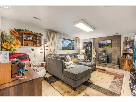 9617 NW Golden Avenue Vancouver WA 98665
